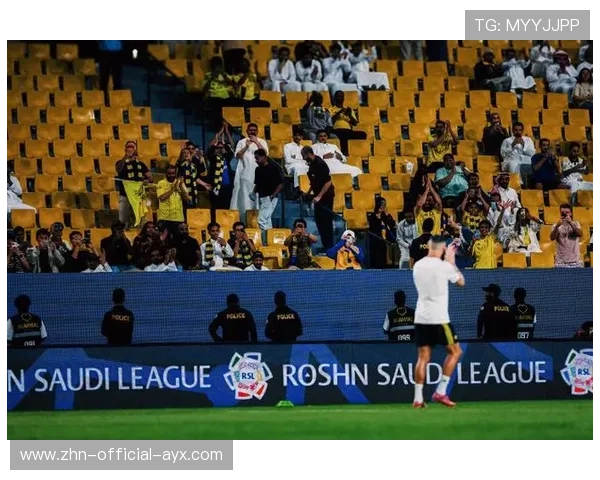 利雅得胜利前场压迫，C罗逼迫防线失位