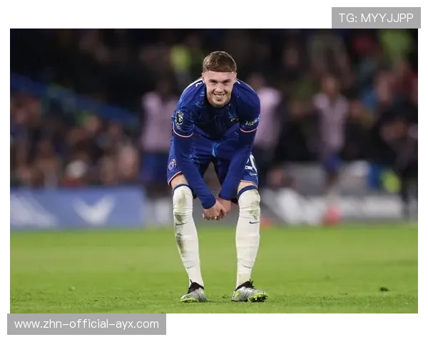 切尔西禁区前沿连续起脚施压